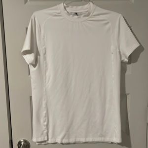 Alphalete Mens Short Sleeve Step Hem T-shirt